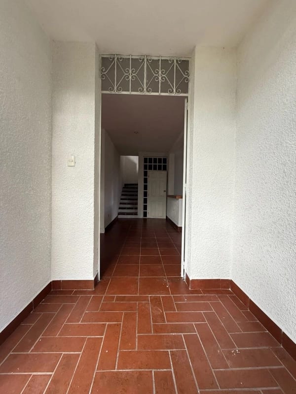 Venta de Casa Cerca del Club Campestre La Montaña – Dentro de Colonia Privada — Casa en Venta en all, Guatemala, Ciudad — foto 3 de 12