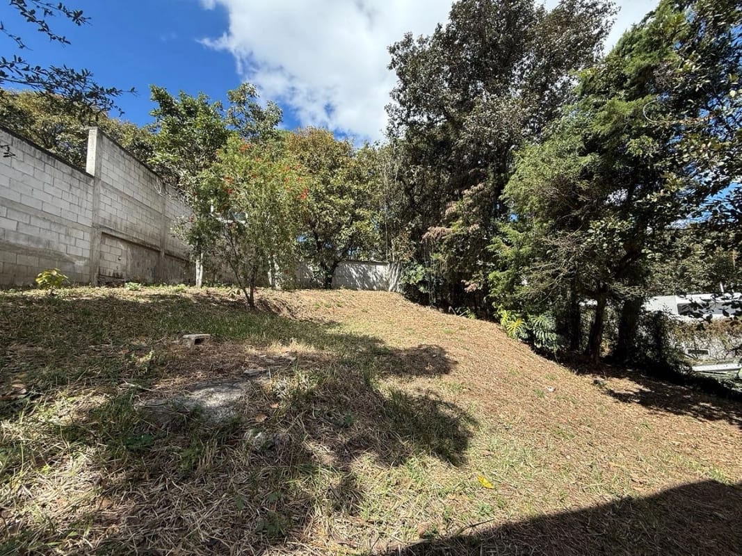 Venta de Casa Cerca del Club Campestre La Montaña – Dentro de Colonia Privada — Casa en Venta en all, Guatemala, Ciudad — foto 2 de 12