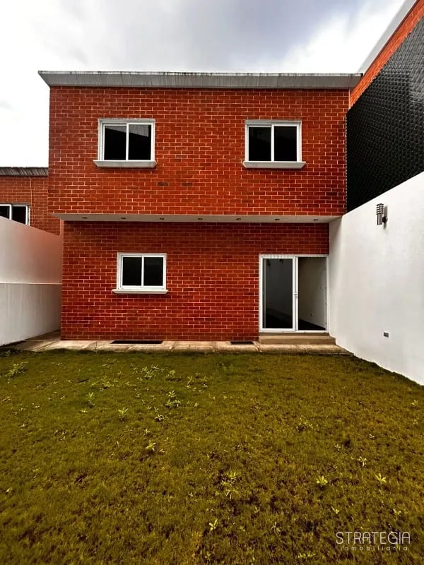 Hermos Casa Para Estrenar Kanajuyu Zona 16 — Casa en Venta en Kanajuyú, Zona 16, Guatemala, Ciudad — foto 10 de 13