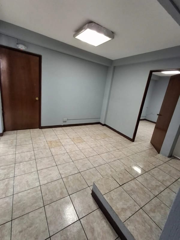 Edificio con Bodega en Alquiler – 20 Calle, Zona 10 — Bodega / Ofibodega en Alquiler en Zona 10, Guatemala, Ciudad — foto 9 de 15