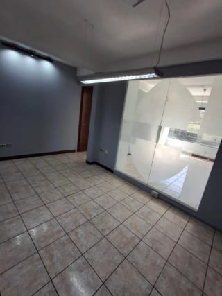 Edificio con Bodega en Alquiler – 20 Calle, Zona 10 — Bodega / Ofibodega en Alquiler en Zona 10, Guatemala, Ciudad — miniatura 8 de 15