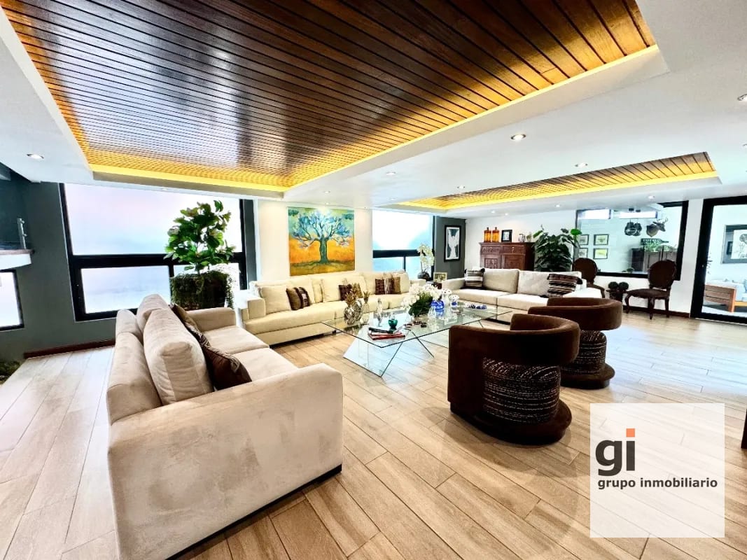 Casa exclusiva en alquiler en zona 10 – Ideal para embajada, family office u oficina privada de alto nivel — Casa en Alquiler en Zona 10, Guatemala, Ciudad — foto 1 de 16