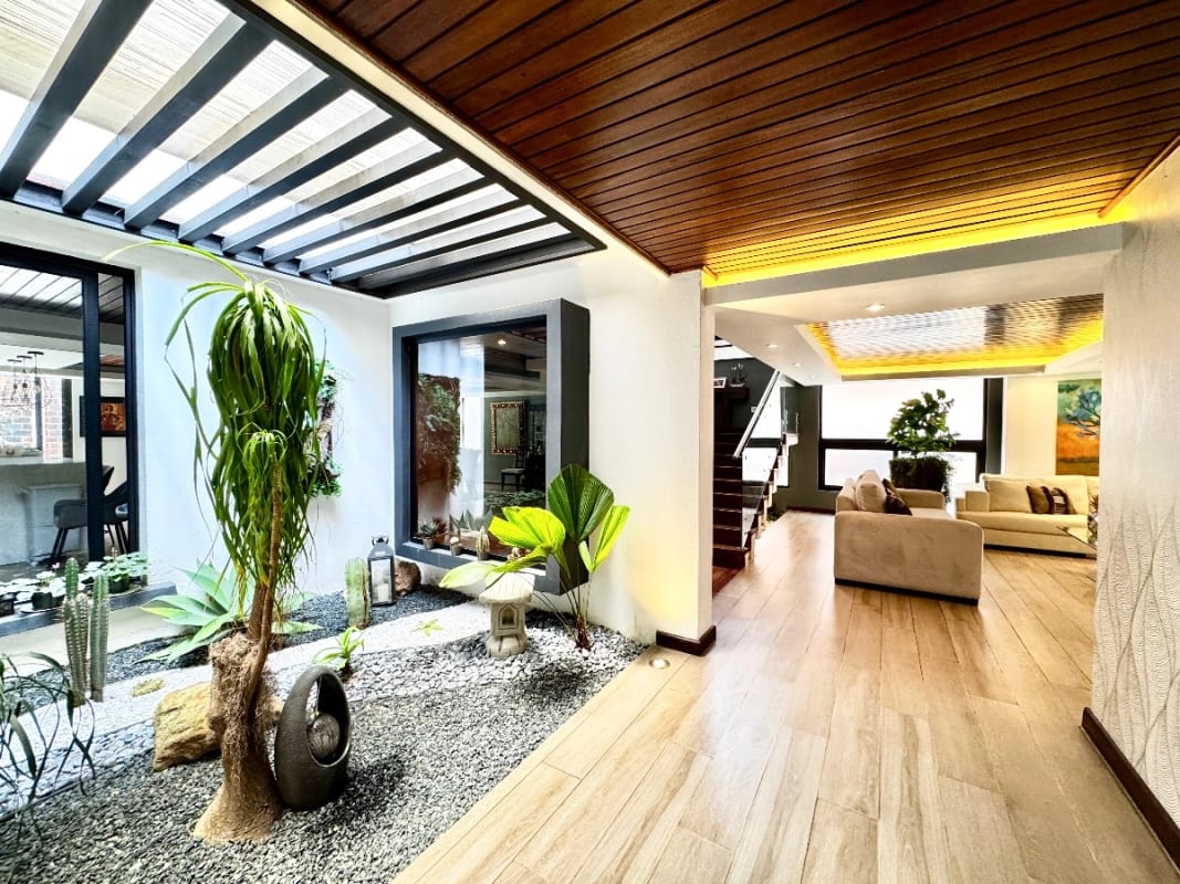 Casa exclusiva en alquiler en zona 10 – Ideal para embajada, family office u oficina privada de alto nivel — Casa en Alquiler en Zona 10, Guatemala, Ciudad — foto 16 de 16