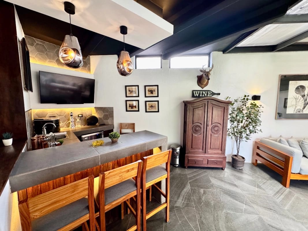 Casa exclusiva en alquiler en zona 10 – Ideal para embajada, family office u oficina privada de alto nivel — Casa en Alquiler en Zona 10, Guatemala, Ciudad — foto 15 de 16