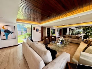 Casa exclusiva en alquiler en zona 10 – Ideal para embajada, family office u oficina privada de alto nivel — Casa en Alquiler en Zona 10, Guatemala, Ciudad — miniatura 12 de 16