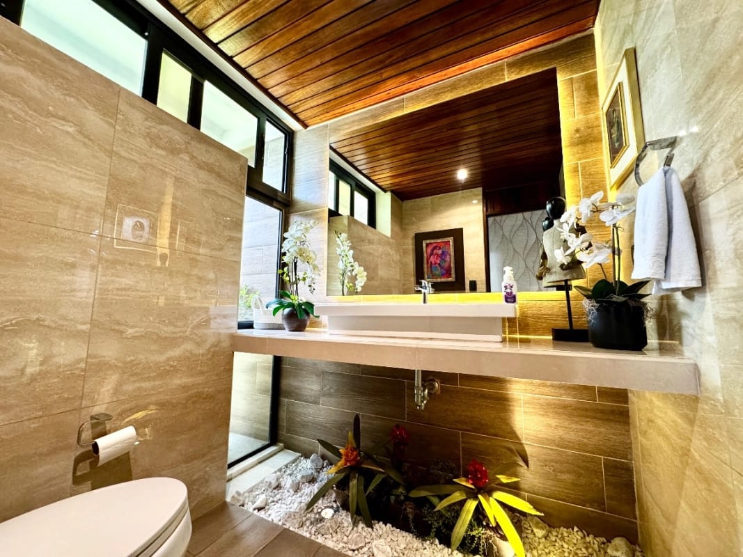 Casa exclusiva en alquiler en zona 10 – Ideal para embajada, family office u oficina privada de alto nivel — Casa en Alquiler en Zona 10, Guatemala, Ciudad — foto 11 de 16