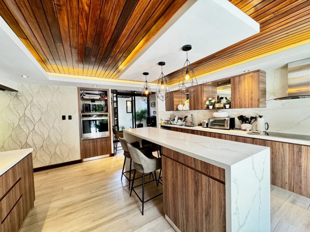 Casa exclusiva en alquiler en zona 10 – Ideal para embajada, family office u oficina privada de alto nivel — Casa en Alquiler en Zona 10, Guatemala, Ciudad — foto 7 de 16