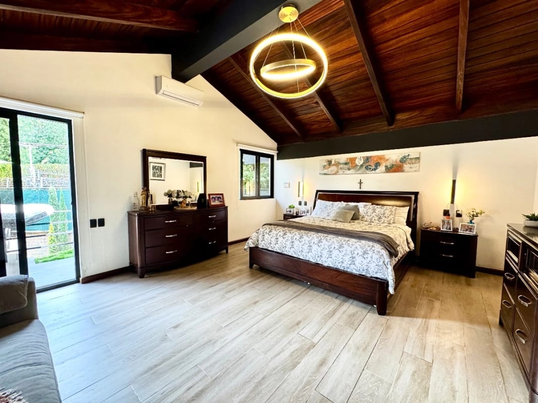Casa exclusiva en alquiler en zona 10 – Ideal para embajada, family office u oficina privada de alto nivel — Casa en Alquiler en Zona 10, Guatemala, Ciudad — foto 4 de 16