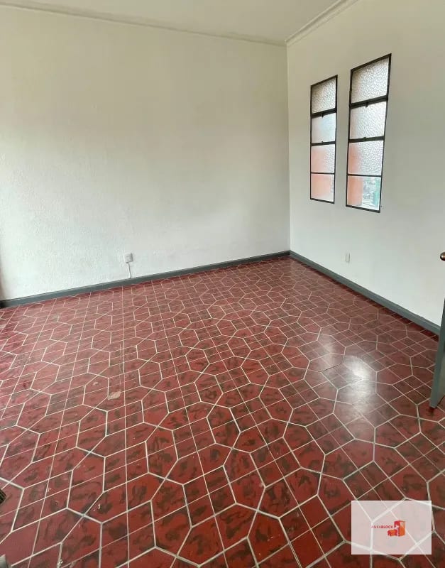 Oficinas con terraza amplia, cerca de Plazuela España — Oficina en Alquiler en Zona 9, Guatemala, Ciudad — foto 1 de 10