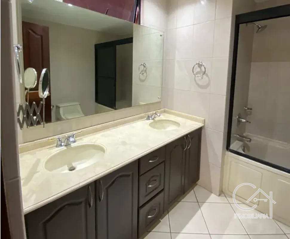Apartamento en Venta - SAN IGNACIO II Zona 10 — Apartamento en Venta en San Ignacio, Zona 10, Guatemala, Ciudad — foto 6 de 11