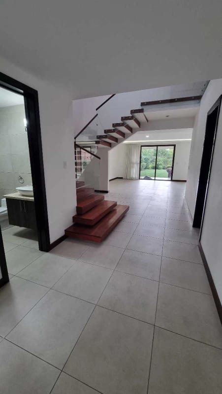*Vendo Hermosa Casa en Exclusiva Area de Carretera a El Salvador, Residencias Concepción, cluster Camelias* — Casa en Venta en Bromelias Concepcion, Carretera a El Salvador, Guatemala, Ciudad — foto 15 de 17