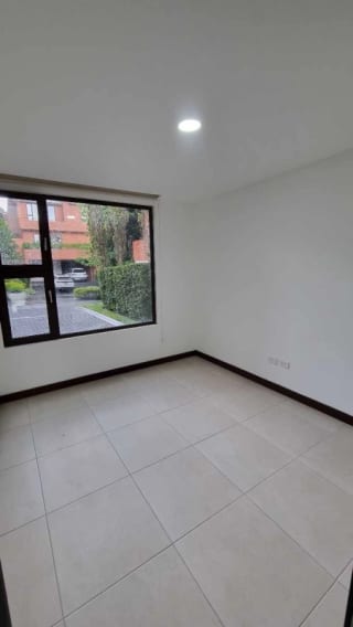 *Vendo Hermosa Casa en Exclusiva Area de Carretera a El Salvador, Residencias Concepción, cluster Camelias* — Casa en Venta en Bromelias Concepcion, Carretera a El Salvador, Guatemala, Ciudad — miniatura 14 de 17