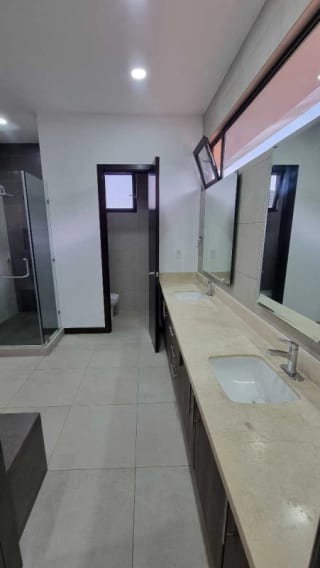 *Vendo Hermosa Casa en Exclusiva Area de Carretera a El Salvador, Residencias Concepción, cluster Camelias* — Casa en Venta en Bromelias Concepcion, Carretera a El Salvador, Guatemala, Ciudad — miniatura 10 de 17
