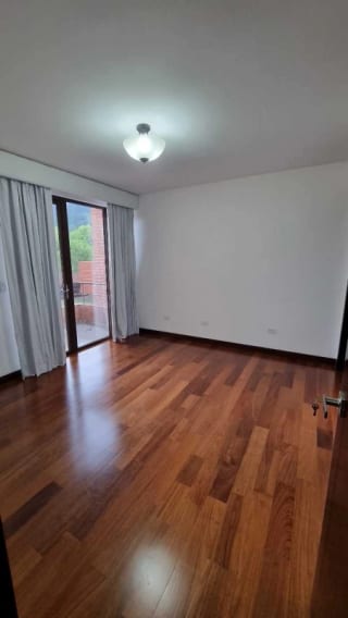 *Vendo Hermosa Casa en Exclusiva Area de Carretera a El Salvador, Residencias Concepción, cluster Camelias* — Casa en Venta en Bromelias Concepcion, Carretera a El Salvador, Guatemala, Ciudad — miniatura 8 de 17