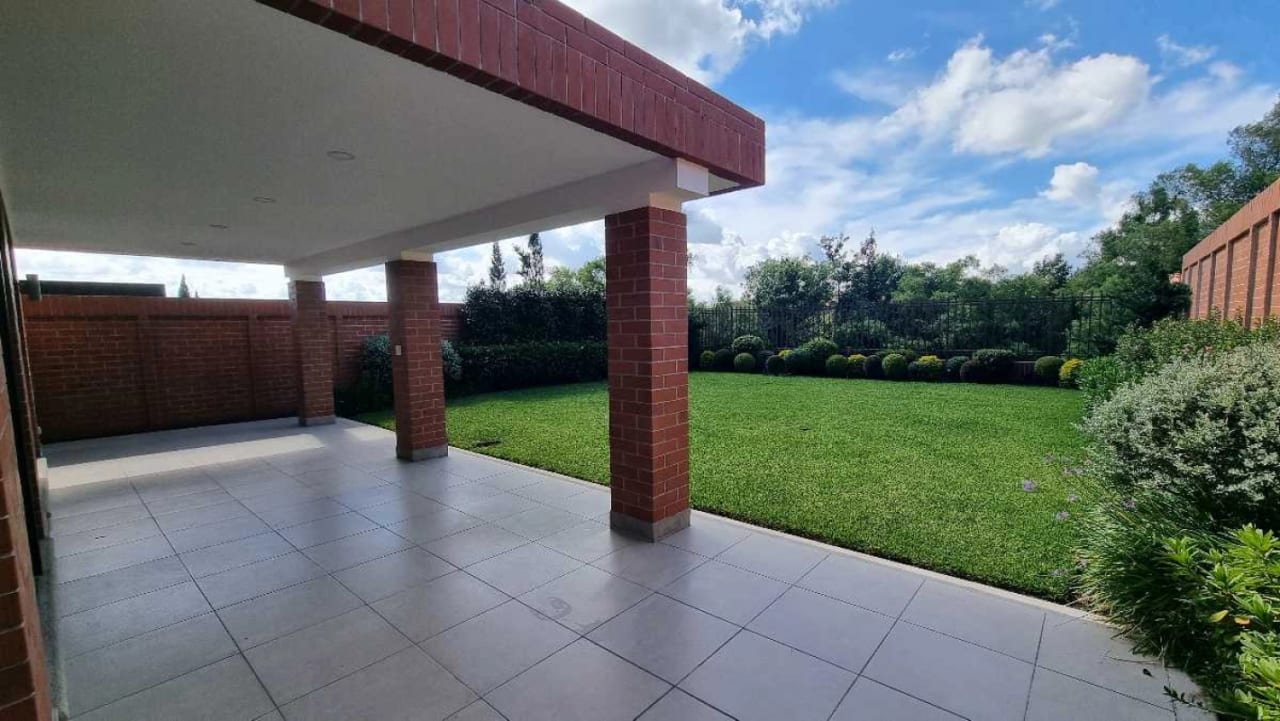 *Vendo Hermosa Casa en Exclusiva Area de Carretera a El Salvador, Residencias Concepción, cluster Camelias* — Casa en Venta en Bromelias Concepcion, Carretera a El Salvador, Guatemala, Ciudad — foto 3 de 17
