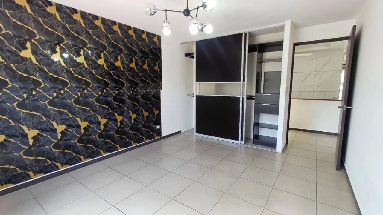 Casa en Venta - Cumbres de la Arboleda Km 21.5 — Casa en Venta en Cumbres de La Arboleda, Carretera a El Salvador, Guatemala, Ciudad — foto 10 de 12