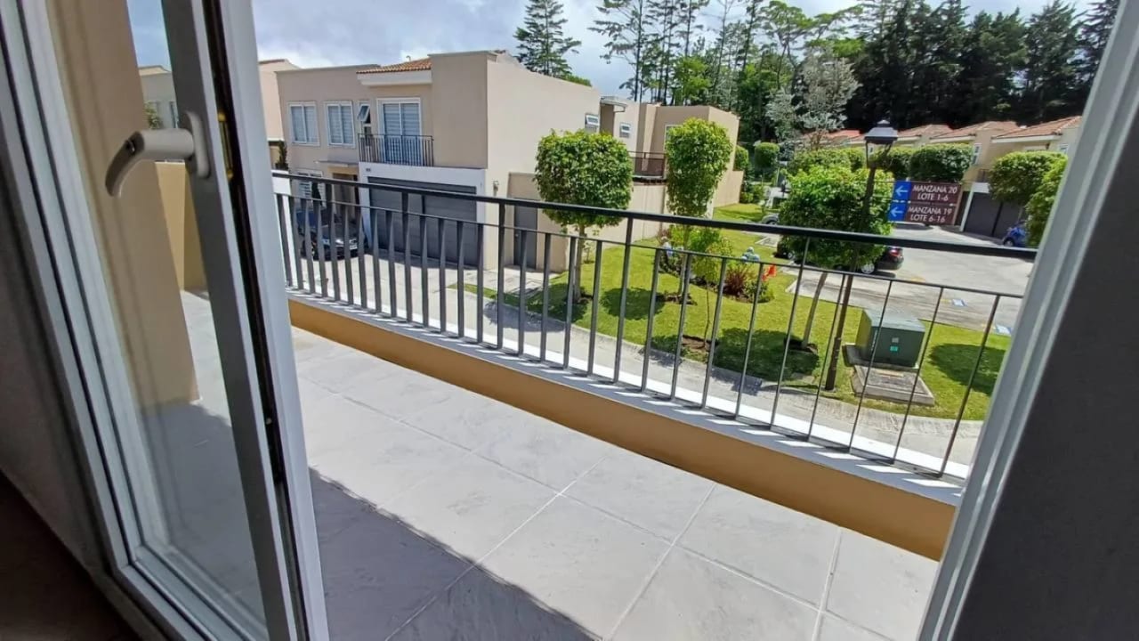 Casa en Venta - Cumbres de la Arboleda Km 21.5 — Casa en Venta en Cumbres de La Arboleda, Carretera a El Salvador, Guatemala, Ciudad — foto 6 de 12