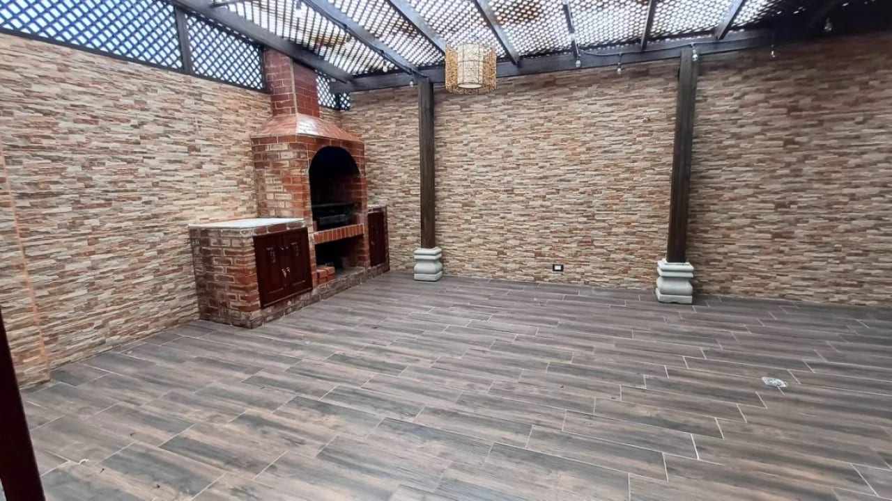 Casa en Venta - Cumbres de la Arboleda Km 21.5 — Casa en Venta en Cumbres de La Arboleda, Carretera a El Salvador, Guatemala, Ciudad — foto 3 de 12