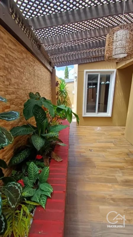 Casa en Venta - Cumbres de la Arboleda Km 21.5 — Casa en Venta en Cumbres de La Arboleda, Carretera a El Salvador, Guatemala, Ciudad — foto 2 de 12