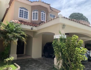 PRECIOSA CASA 2 NIVELES EN VILLAS EUROPEAS — Casa en Venta en Villas Europeas, Carretera a El Salvador, Guatemala, Ciudad — miniatura 1 de 16