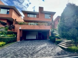 VENDO BELLA Y AMPLIA CASA DE LUJO EN RES. CONCEPCION KM 15 CAES — Casa en Venta en Santa Catarina Pinula, Carretera a El Salvador, Guatemala, Ciudad — miniatura 1 de 15