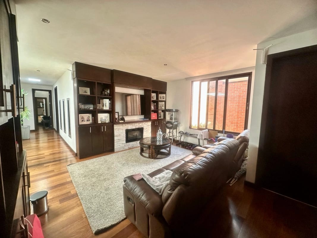 VENDO BELLA Y AMPLIA CASA DE LUJO EN RES. CONCEPCION KM 15 CAES — Casa en Venta en Santa Catarina Pinula, Carretera a El Salvador, Guatemala, Ciudad — foto 6 de 15