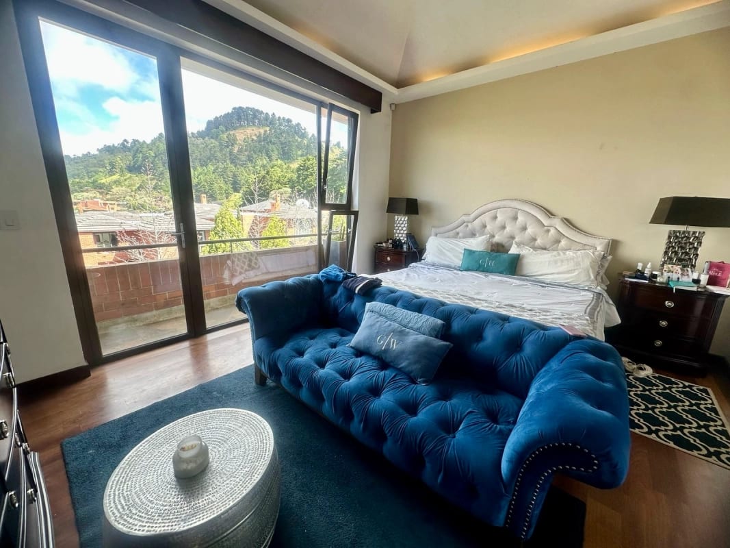 VENDO BELLA Y AMPLIA CASA DE LUJO EN RES. CONCEPCION KM 15 CAES — Casa en Venta en Santa Catarina Pinula, Carretera a El Salvador, Guatemala, Ciudad — foto 5 de 15
