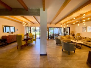 VENDO LINDA CASA CON AMPLIO JARDÍN EN EXCLUSIVA COLONIA EN ZONA 11 — Casa en Venta en *Otro / No especificar, Zona 11, Guatemala, Ciudad — miniatura 9 de 10