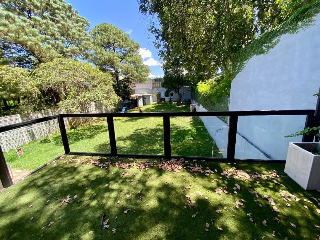 VENDO LINDA CASA CON AMPLIO JARDÍN EN EXCLUSIVA COLONIA EN ZONA 11 — Casa en Venta en *Otro / No especificar, Zona 11, Guatemala, Ciudad — foto 5 de 10