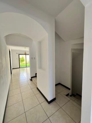 ¡ATENCIÓN INVERSIONISTAS! CASA EN VENTA VISTAS DE SAN ISIDRO II, Z.16 | CASA EN VENTA de 3 Niveles — Casa en Venta en Vistas de San Isidro, Zona 16, Guatemala, Ciudad — miniatura 2 de 17