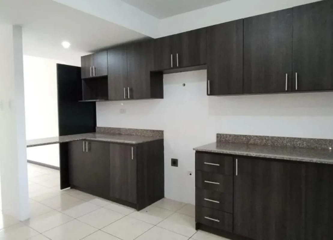 ¡ATENCIÓN INVERSIONISTAS! CASA EN VENTA VISTAS DE SAN ISIDRO II, Z.16 | CASA EN VENTA de 3 Niveles — Casa en Venta en Vistas de San Isidro, Zona 16, Guatemala, Ciudad — foto 6 de 17