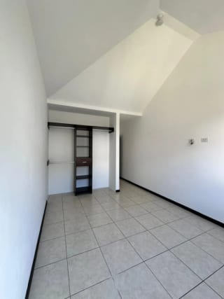 ¡ATENCIÓN INVERSIONISTAS! CASA EN VENTA VISTAS DE SAN ISIDRO II, Z.16 | CASA EN VENTA de 3 Niveles — Casa en Venta en Vistas de San Isidro, Zona 16, Guatemala, Ciudad — miniatura 14 de 17