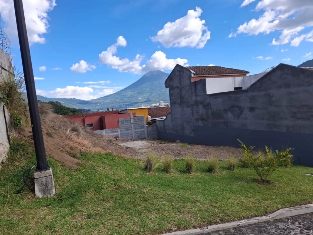 Terreno en Bella Vista Jocotenango con Hermosas Vistas — Terreno en Venta en Antigua, Sacatepéquez — foto 1 de 9