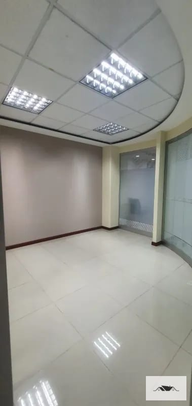 En Renta Amplia Oficina Zona 10, Edificio Reforma 10 Reforma Business Center — Oficina en Alquiler en Reforma 10 (Reforma Business Center), Zona 10, Guatemala, Ciudad — foto 6 de 10