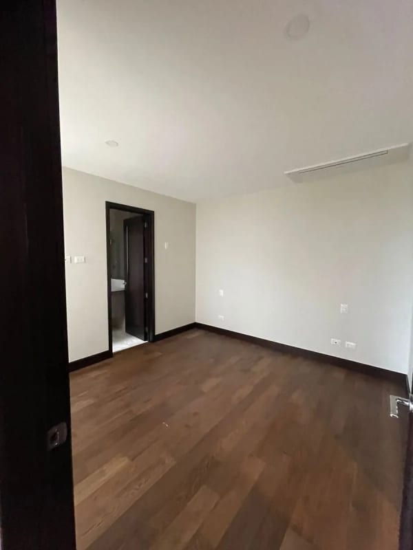 Alquiler de Apartamento en Edificio Zona 14 — Apartamento en Alquiler en Santa Inés, Zona 14, Guatemala, Ciudad — foto 4 de 8