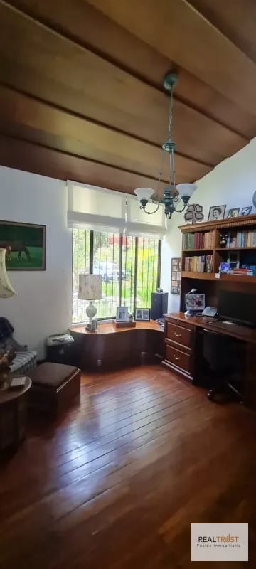 VENDO PRECIOSA PROPIEDAD  EN BELLAS LUCES SANTA CATARINA PINULA — Casa en Venta en Santa Catarina Pinula, Guatemala, Ciudad — foto 3 de 10