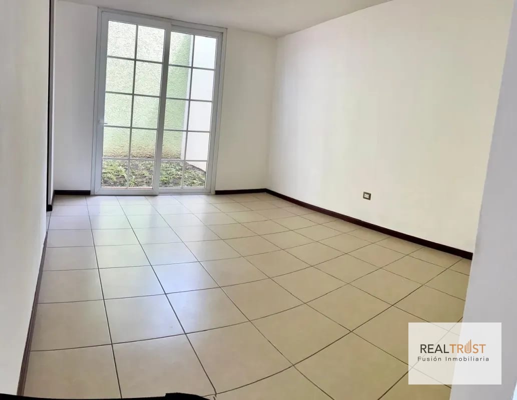 Vendo casa en Residenciales Villas de Santa Monica carretera a El Salvador km. 16.5 — Casa en Venta en Villas de Santa Mónica, Carretera a El Salvador, Guatemala, Ciudad — foto 16 de 17