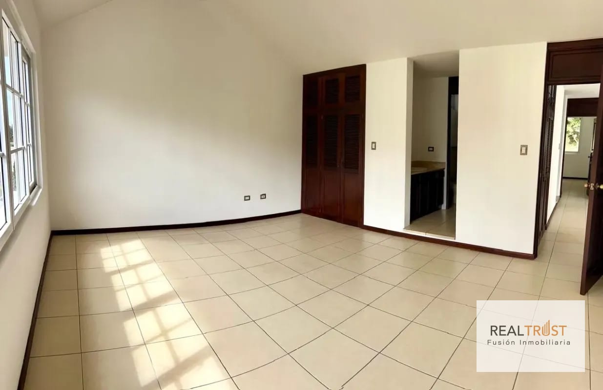 Vendo casa en Residenciales Villas de Santa Monica carretera a El Salvador km. 16.5 — Casa en Venta en Villas de Santa Mónica, Carretera a El Salvador, Guatemala, Ciudad — foto 10 de 17