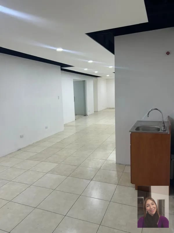 Oficinas/Clinicas Géminis 10, Recién remodeladas — Oficina en Alquiler en Géminis 10, Zona 10, Guatemala, Ciudad — foto 8 de 11
