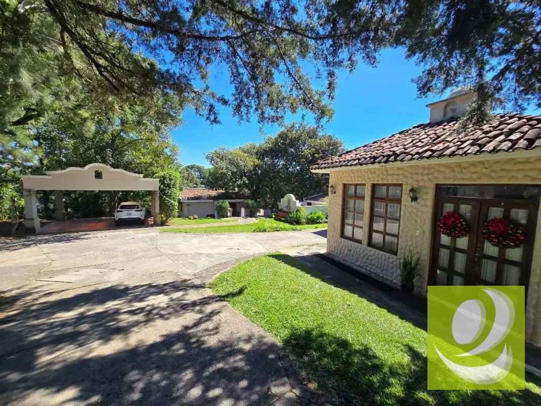 EN VENTA 2 CASAS JUNTAS EN GRANJAS SAN CRISTOBAL — Casa en Venta en Zona 8 Mixco, Guatemala, Ciudad — foto 6 de 6
