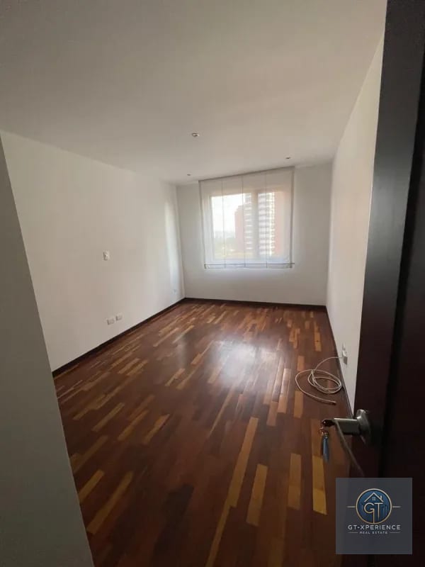 Apartamento en renta en edificio Torre Quattro, zona 14 — Apartamento en Alquiler en Torre Quattro, Zona 14, Guatemala, Ciudad — foto 11 de 13