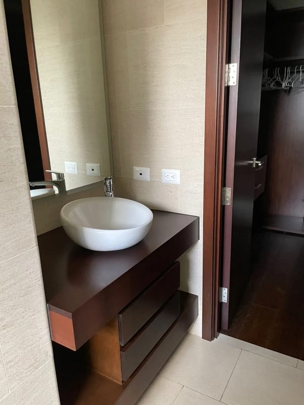 Se Vende/Alquila Apto. Amueblado Tiffany 5 Nivel Alto, Zona 14. — Apartamento en Alquiler en Tiffany 5ta Avenida, Zona 14, Guatemala, Ciudad — foto 8 de 15