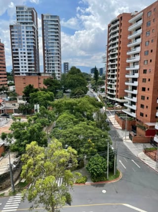 Se Vende/Alquila Apto. Amueblado Tiffany 5 Nivel Alto, Zona 14. — Apartamento en Alquiler en Tiffany 5ta Avenida, Zona 14, Guatemala, Ciudad — miniatura 3 de 15
