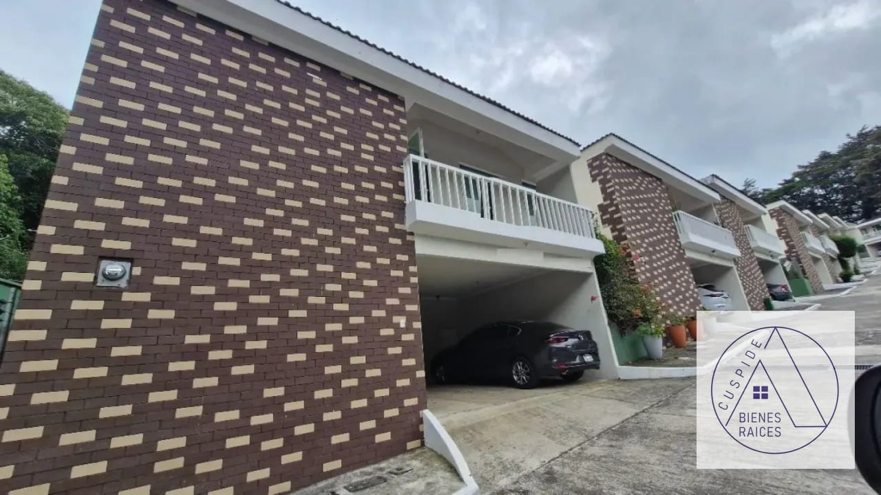 Carr. San José Pinula km 21 Paseo Santa Luz casa en Venta amplia. — Casa en Venta en San José Pinula, Carretera a El Salvador, Guatemala, Ciudad — foto 1 de 9