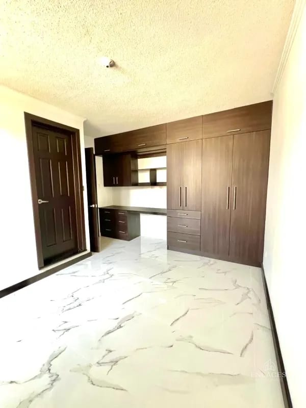 Zona 7 de Mixco • Casa en venta • Condominio Quinta Los Encinos — Casa en Venta en Quinta Los Encinos, Zona 7 Mixco, Guatemala, Ciudad — foto 14 de 14