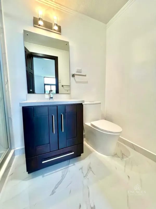 Zona 7 de Mixco • Casa en venta • Condominio Quinta Los Encinos — Casa en Venta en Quinta Los Encinos, Zona 7 Mixco, Guatemala, Ciudad — foto 4 de 14