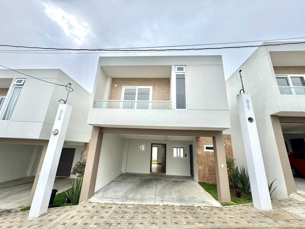 Casa en venta para estrenar en Bosques de Santa Elena — Casa en Venta en Carretera a El Salvador, Guatemala, Ciudad — foto 1 de 17