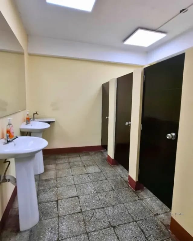 OFICINA EN RENTA, ZONA 1, CENTRO HISTÓRICO, FRENTE A IGLESIA SANTO DOMINGO. — Oficina en Alquiler en El Centro, Zona 1, Guatemala, Ciudad — foto 4 de 7