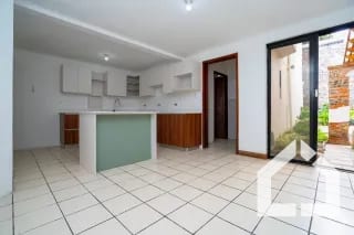 Amplia casa de 4 habitaciones en Residenciales San Miguel, km. 16.5 entrada a Olmeca — Casa en Venta en Carretera a El Salvador, Guatemala, Ciudad — miniatura 12 de 17