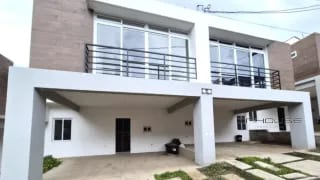 CASA EN VENTA KM 16.5 SECOYA DE ARRAZOLA — Casa en Venta en Arrazola I, Carretera a El Salvador, Guatemala, Ciudad — miniatura 1 de 9